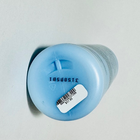 WATER Body Lotion - Picture 3 of 3